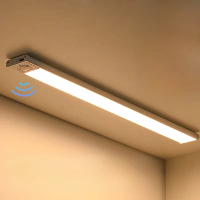 OKAL RED EAST LED Nachtlicht mit Bewegungsmelder und USB-Anschluss in Weiß für Küchenschrank, Schlafzimmer und Kleiderschrank - Bild 1