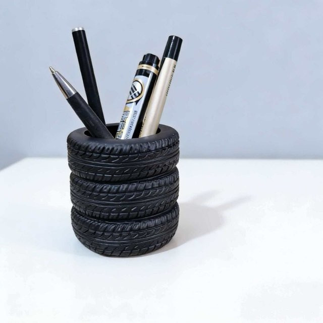 Schreibtisch-Organizer im Reifen-Design als Stifthalter und Aufbewahrungsbehälter aus Kunststoff, Schwarz - Bild 1
