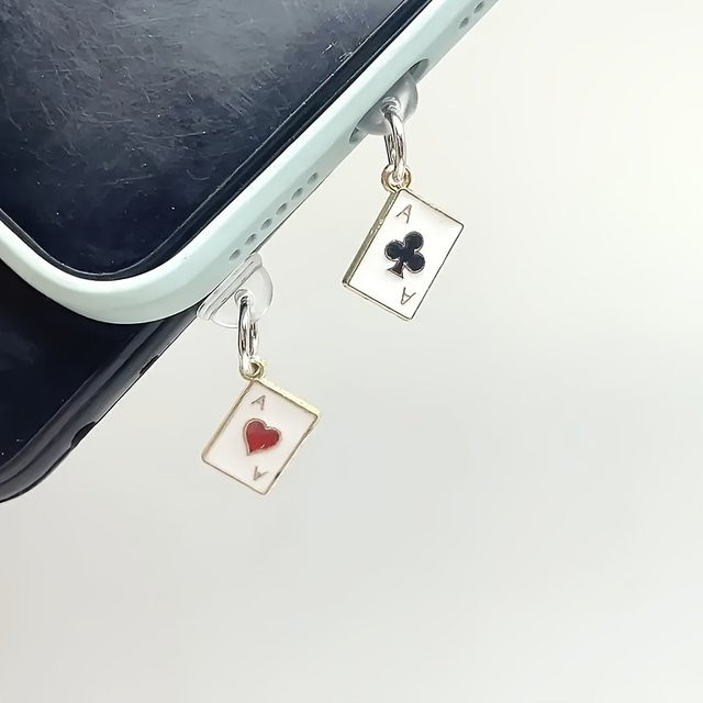 Stilvoller A-förmiger Handy-Staubschutz im Poker-Design als dekorativer Karten-Anhänger für Poker-Enthusiasten - Bild 1
