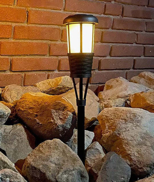Solar Fackel mit Flammeneffekt in Schwarz, LED Gartenfackel mit Lichtsensor und Erdspieß, Höhe: 61 cm - Bild 1