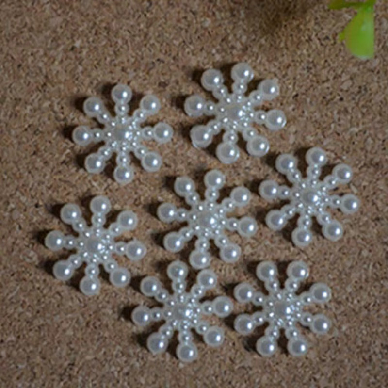 100 Stück weiße Schneeflocken aus Harz als Flatback-Verzierungen für DIY-Handwerk und Weihnachtsdekoration, Durchmesser: 12 mm - Bild 2