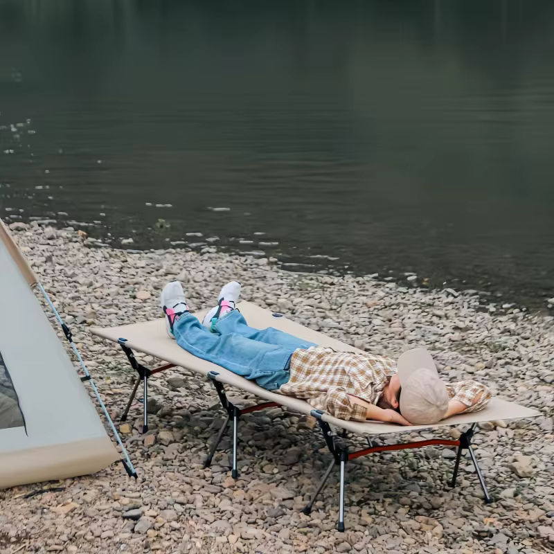 Tragbares Outdoor Camping Klappbett aus Aluminiumlegierung für Erwachsene und Kinder in Grün oder Beige - Bild 2