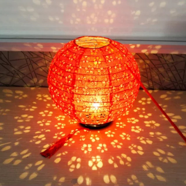 Rote Chinesische Papierlaterne merylover in runder Form mit geometrischem Muster, Durchmesser: 30,48 cm - Bild 1