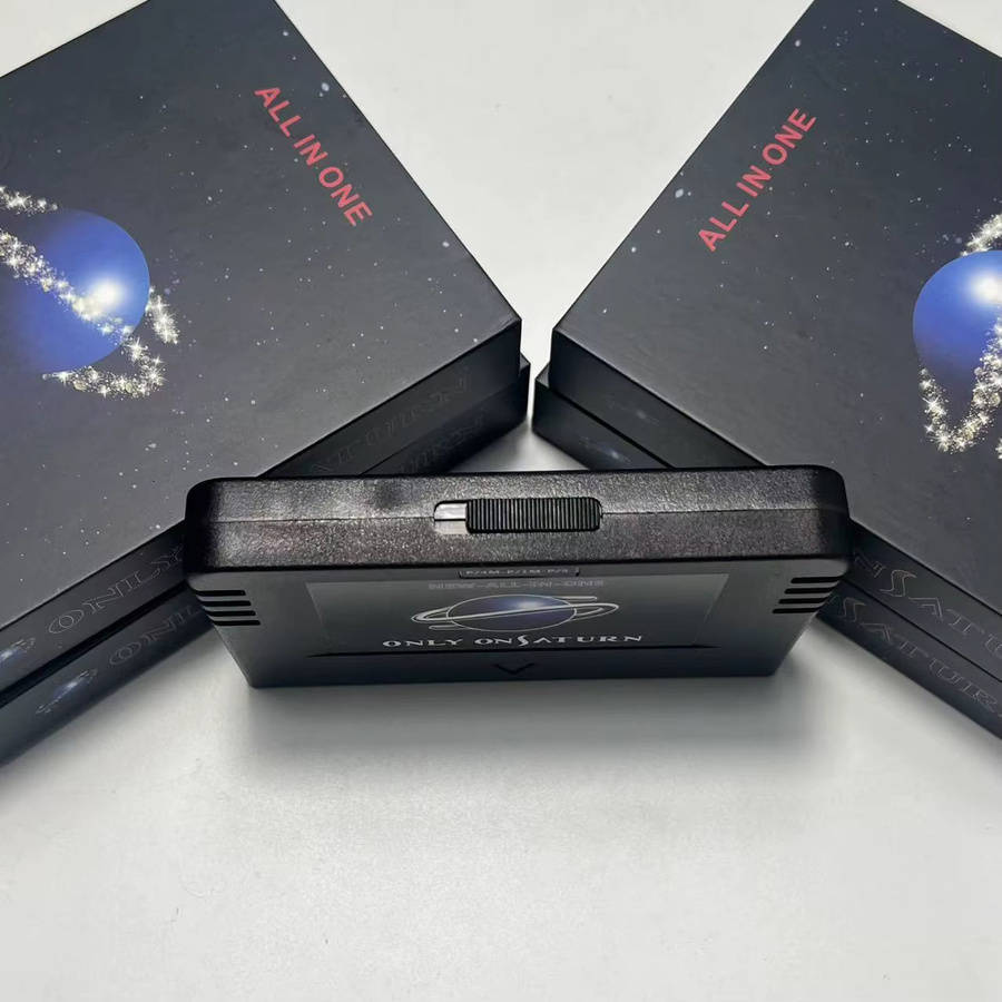 Pseudo Saturn 4in1 Retro-Konsole in Schwarz mit Display, 4M Beschleuniger, Goldfinger-Funktion, Action-Replay und 8MB Speicherkarte - Bild 4