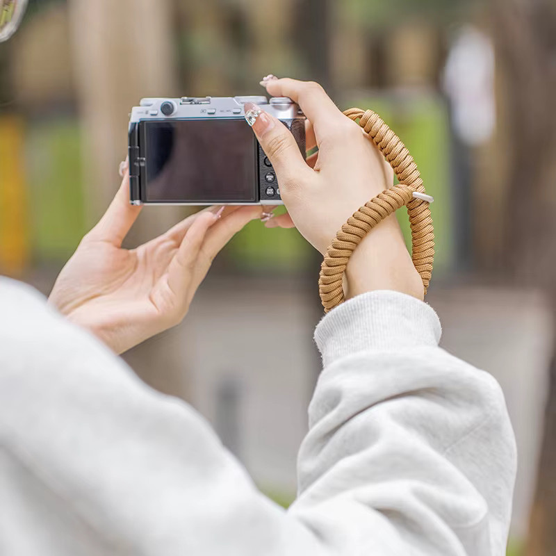 Handgewebter Kamera-Handschlaufenriemen von JAOUCAM in Grün, kompatibel mit Fujifilm XE5 XT50, Sony A7M4 ZV-E10, Canon R10 R50 und Nikon Z30 ZF - Bild 4