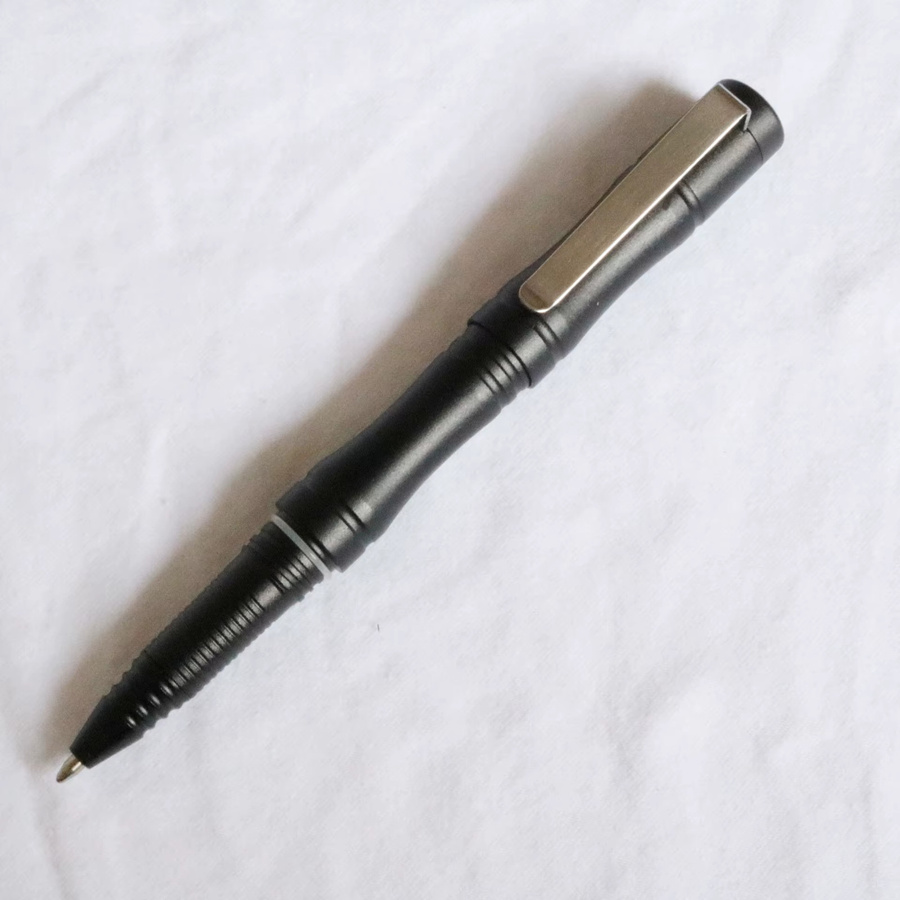 Taktischer Stift von YiHESZ aus Edelstahl mit Wolframstahl-Kopf in Schwarz als Selbstverteidigungswerkzeug und Fensterbrecher für dein EDC - Bild 3