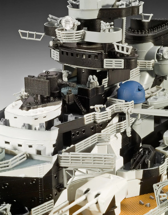 Revell Battleship Tirpitz, Modellbau, 1:350 - Bild 4