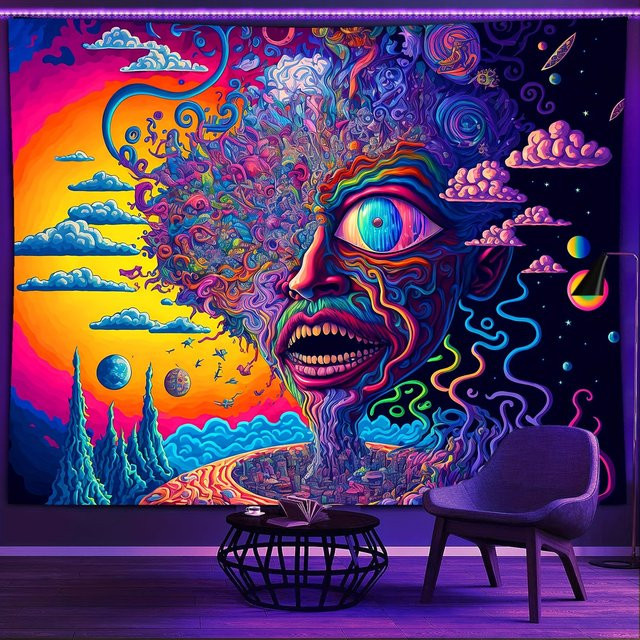 VIKAMA Wandteppich mit surrealem Sternenhimmel und menschlichem Gesicht in Multicolour - Bild 1