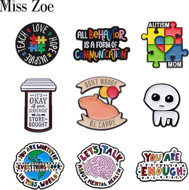Miss Zoe Emaille-Anstecknadel, Bunt, Unisex - Bild 1