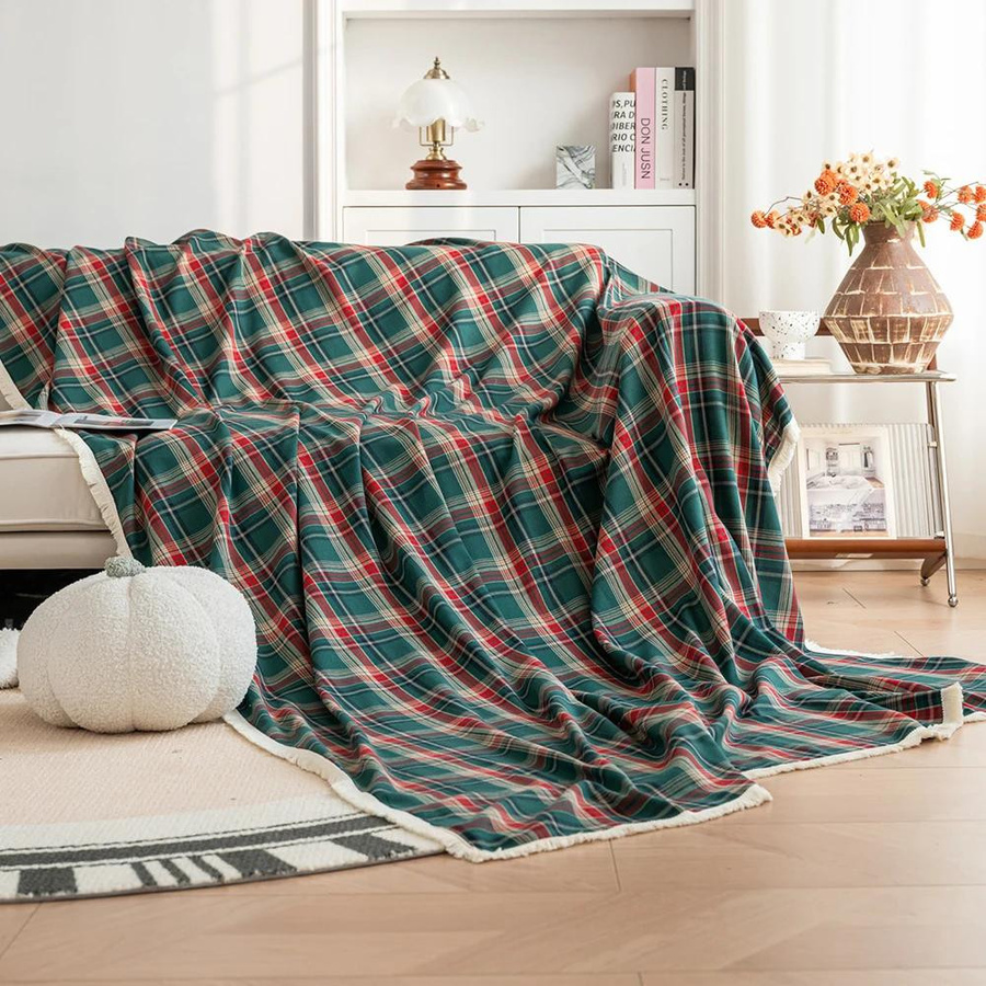 Yiran Furniture Weihnachts Sofabezug Kariert in Rot und Grün mit Quasten, B/B/H: 180 x 180 x 180 cm - Bild 3