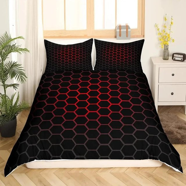 Bettwäsche-Set Your Warm Home mit Polygonales Format Design in Rot und Schwarz, 3-teilig aus Mikrofaser, Bettbezug B/H: 150 x 200 cm und Kissenbezug B/H: 135 x 200 cm - Bild 1