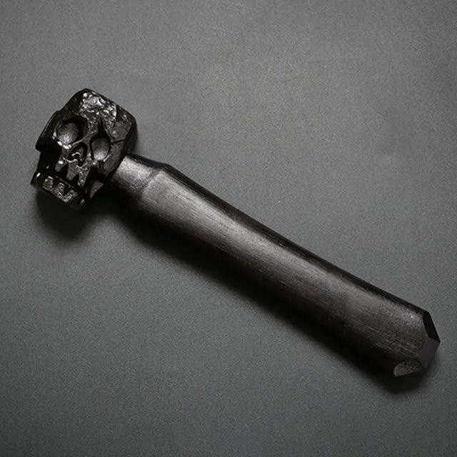Soul Mountain Handgeschnitzter Schädel-Hammer aus High Carbon Stahl in Schwarz - Bild 1