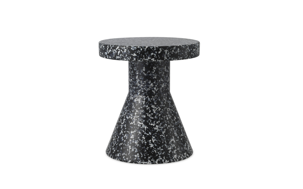Normann Copenhagen Bit Stool Cone Hocker aus recyceltem Kunststoff in Schwarz - Bild 3