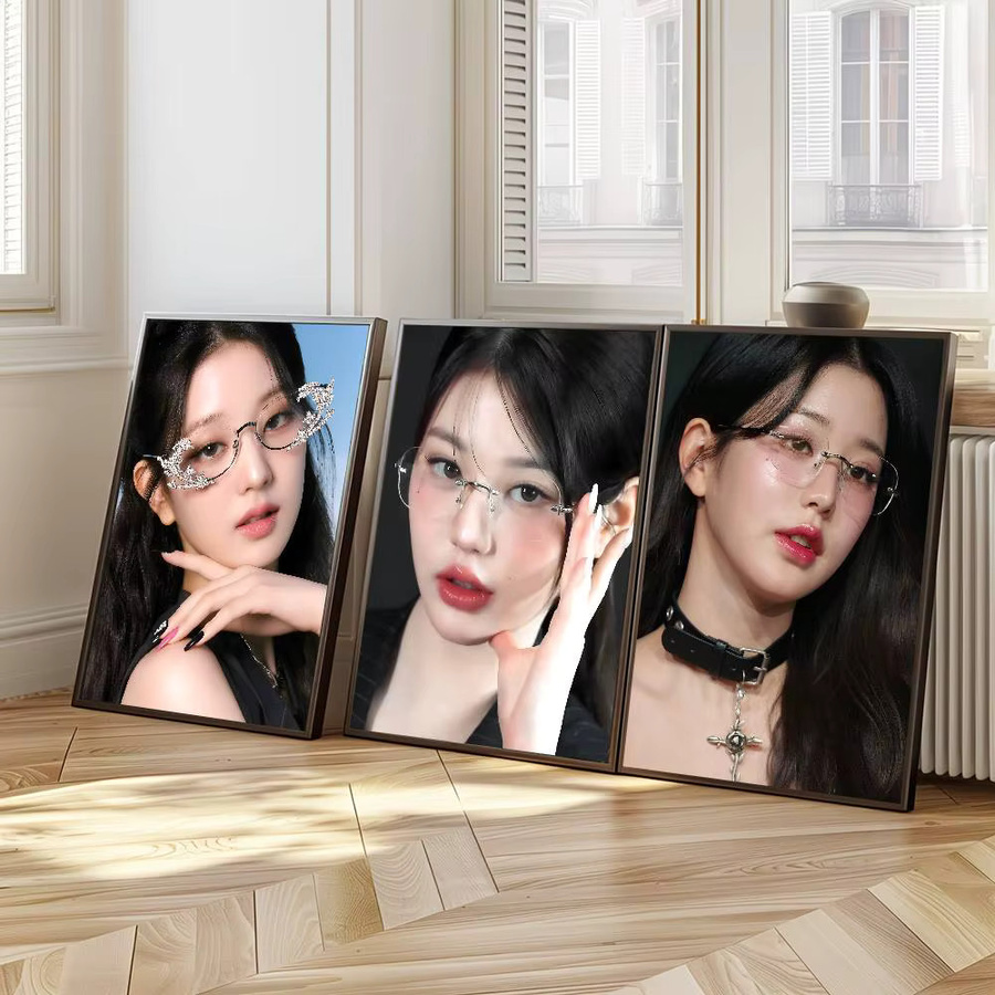 Wonyoung Anime selbstklebendes Wandbild in Multicolour als moderne Tapete für dein Schlafzimmer - Bild 2