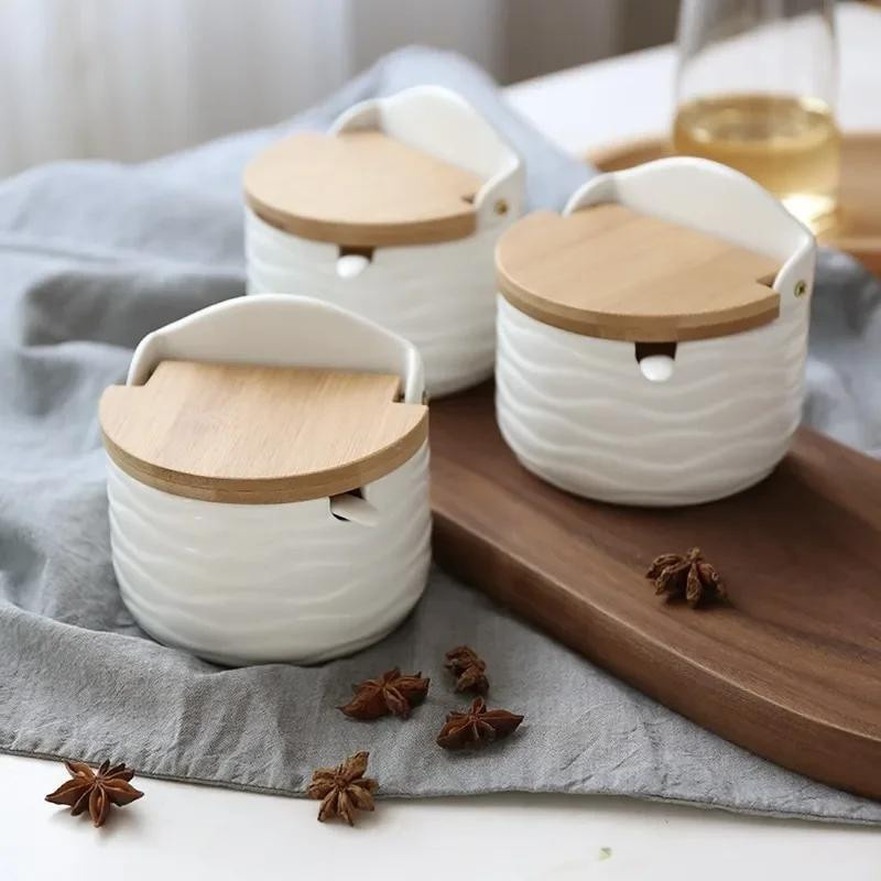 Yiran Furniture Gewürzglas Set aus Keramik mit Bambus Tablett und Löffeln in Weiß - Bild 2