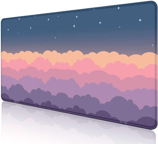 Lila Wolken XXL Mauspad im Kawaii-Design für Gamer und ästhetische Schreibtisch-Dekoration - Bild 1