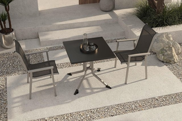 Kettler BasicPlus Pro Balkon-Set in Silber/Anthrazit mit eckigem Klapptisch und 2 Stapelsesseln aus Aluminium und Textilene - Bild 1