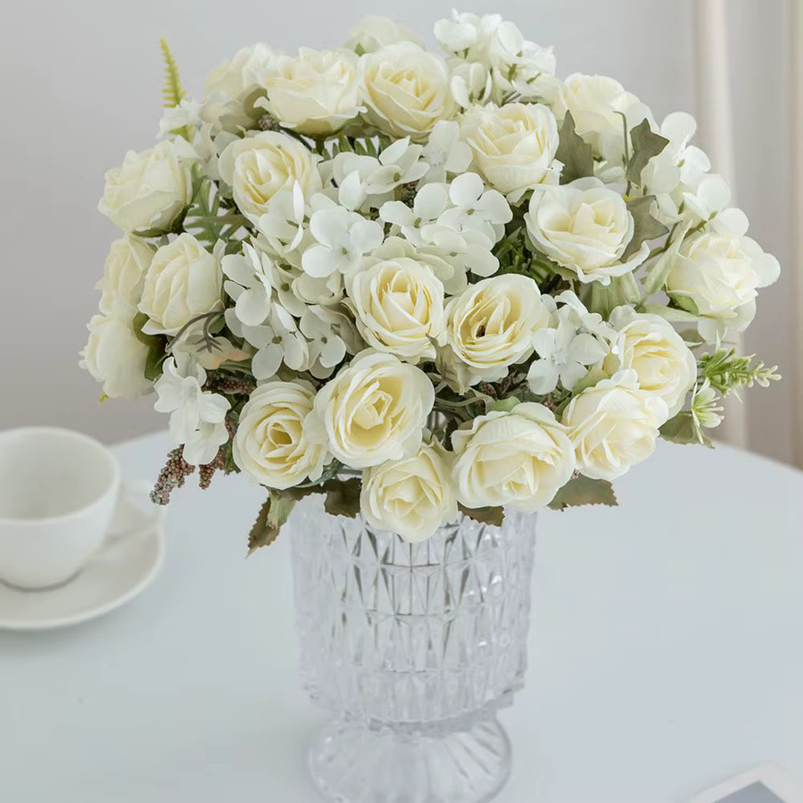 Künstliche Seidenrosen in Weiß für Hochzeiten und Heimdekoration von smr - Bild 1