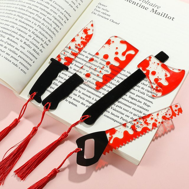 Potdemiel Horror-Messer Lesezeichen aus klarem Acryl mit Quaste in Transparent, Sägeblatt mit Blut Design für Halloween und Bücherwürmer - Bild 1