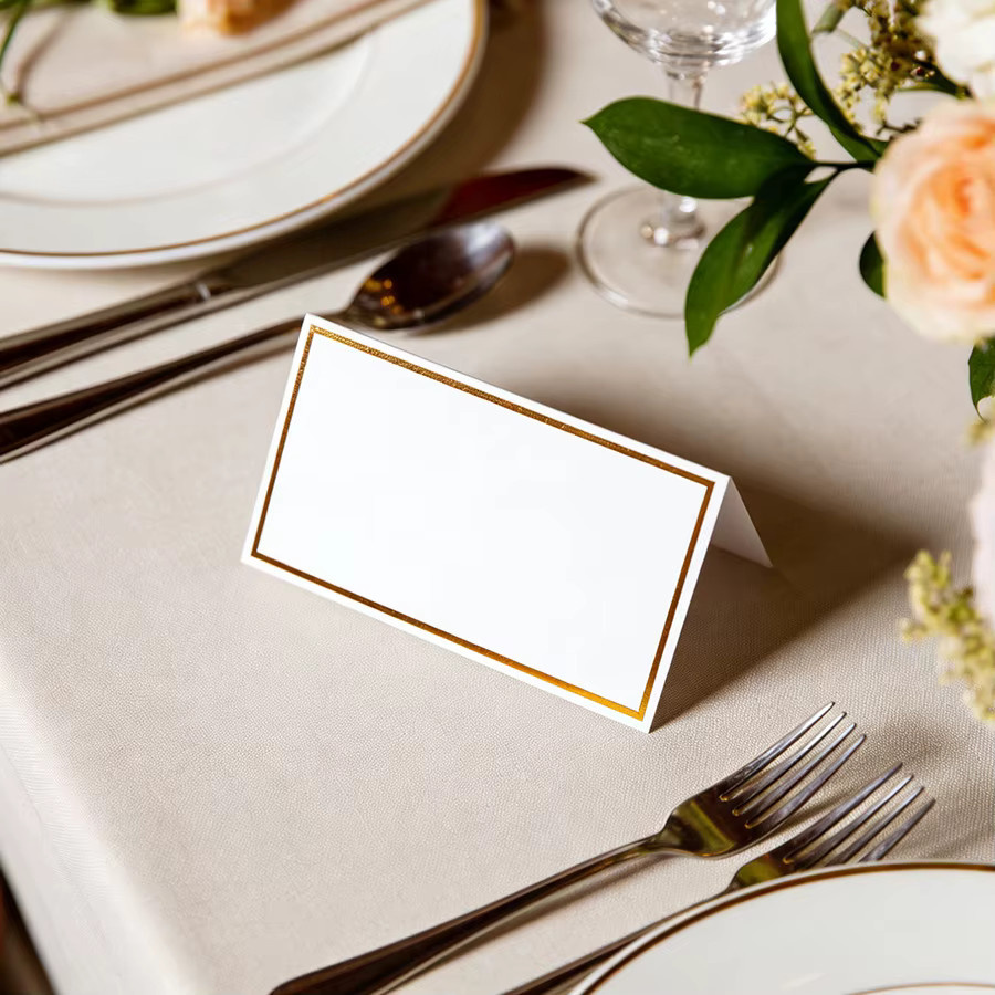 Elegante Blanko-Tischkarten mit Goldfolienrand in Weiß aus Papier für Hochzeit, Party und besondere Anlässe - Bild 2