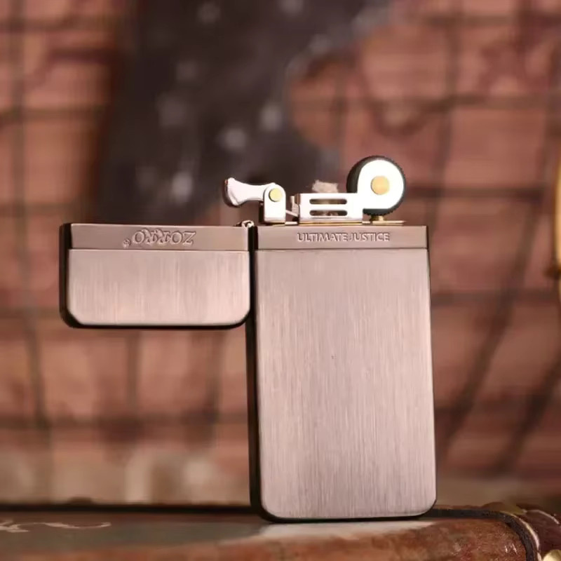 Zorro Winddichtes Kerosin-Feuerzeug aus reinem Kupfer in Silber mit Vintage Gravur für Herren - Bild 3