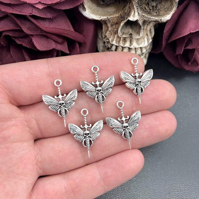 LKLRYWBD Charms Anhänger, Schmetterling, Schädel, Schwert, Silber Farbe, Unisex - Bild 1