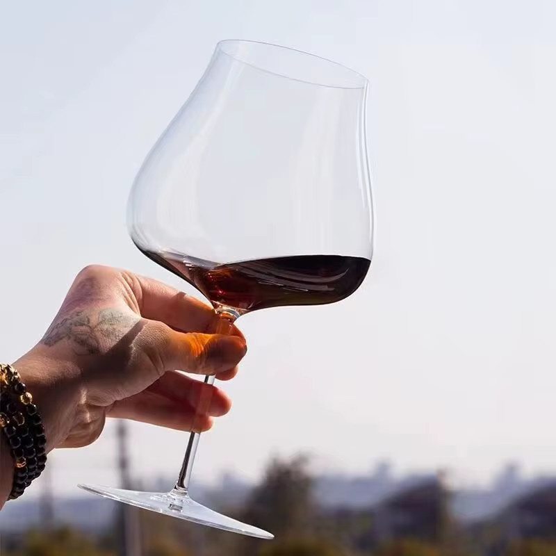 Elegantes Burgunderweißes Weinglas aus mundgeblasenem Glas, transparent, superdünn für sensorische Verkostungen - Bild 2