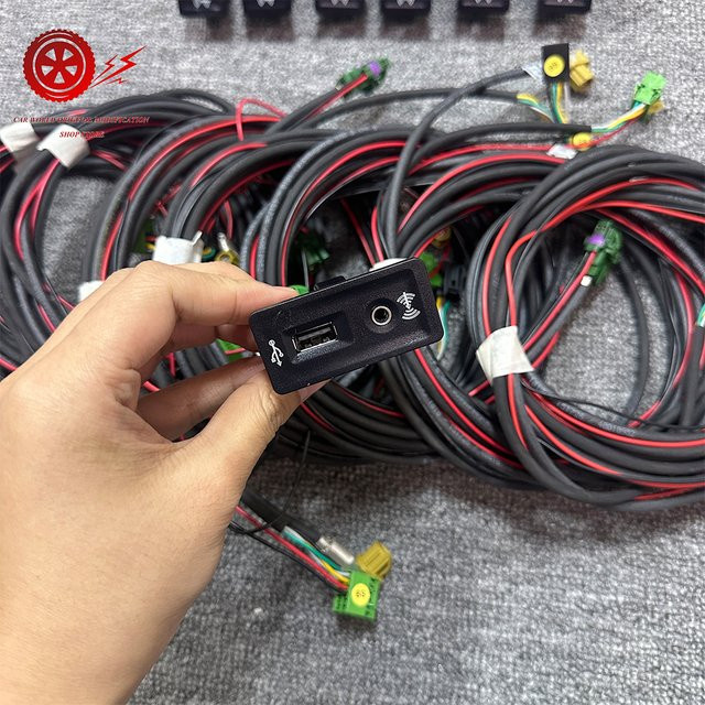USB-Adapter 5Q0035726E für VW Golf 7 MK7 und Passat B8, MIB2 MDI USB AMI Steckdose mit CarPlay Media Unterstützung, Schwarz - Bild 1