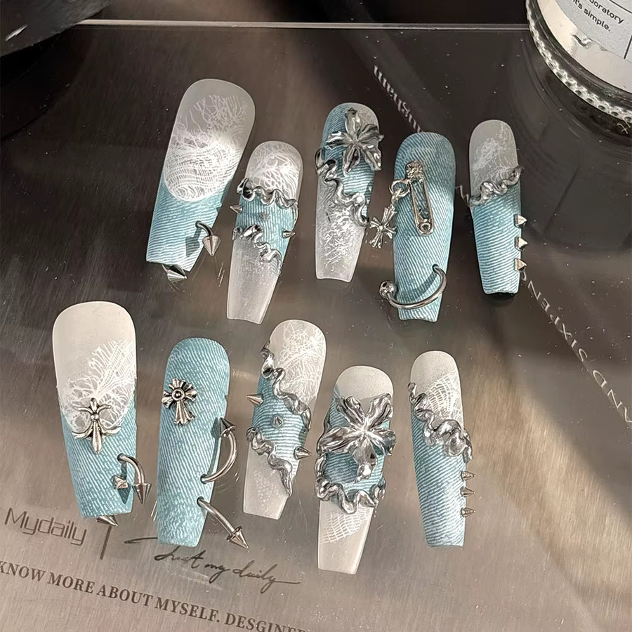 Kaniu Nageldekoration Silber Punk, 4 Stück, Metalllegierung - Bild 5