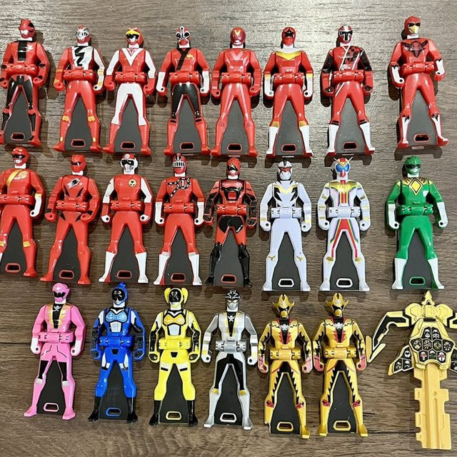 Bandai Kaizoku Sentai Gokaiger Me Ranger Key 35 Crimson Key Set - Bild 1