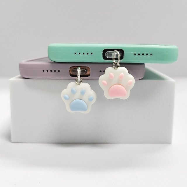 Kawaii Katzenpfoten Staubschutz Kappe für USB-C Ladeports im koreanischen Stil, blauer Anhänger für iPhone und AirPods - Bild 1
