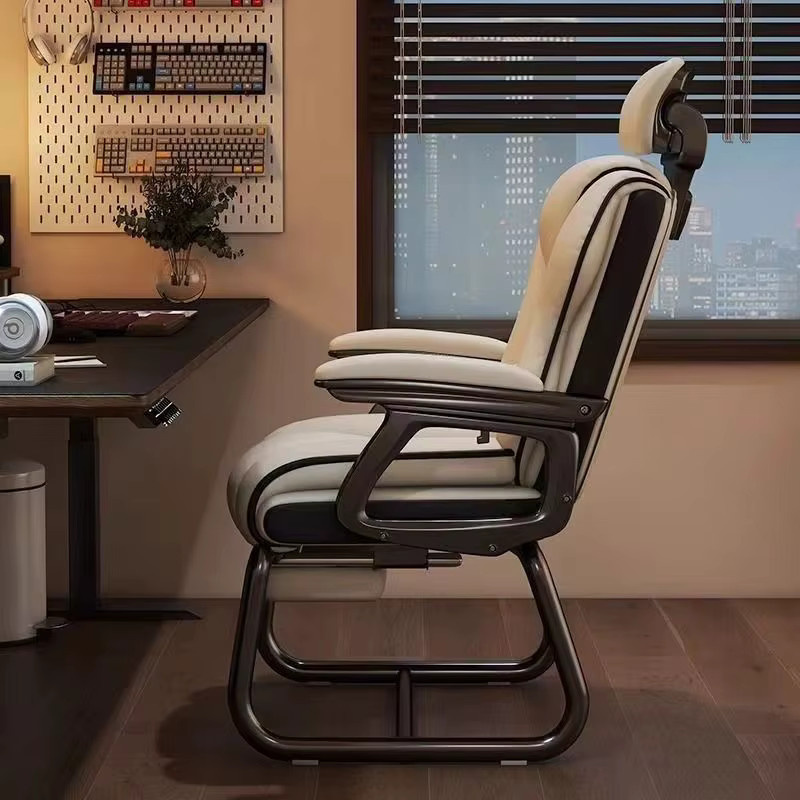Ergonomischer Bürostuhl von MOYU mit verstellbarer Kopfstütze, Liegefunktion und Armlehnen in Schwarz oder Weiß aus Kunstleder - Bild 2