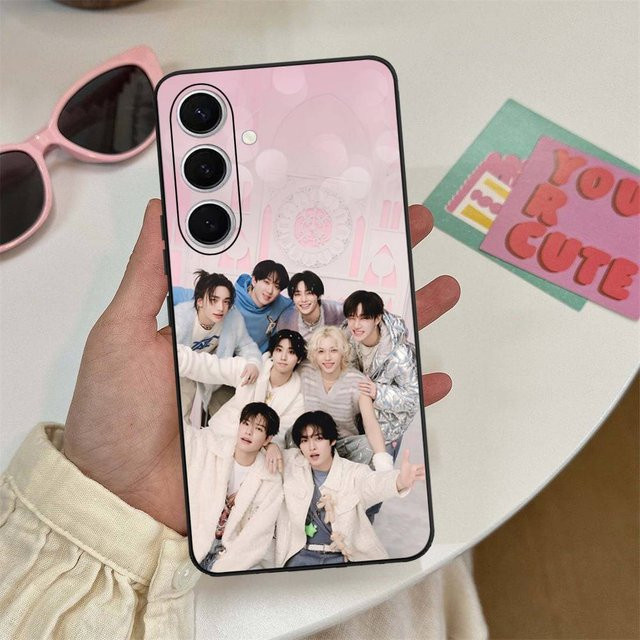Kpop S-Stray K-Kids Handyhülle für Samsung Galaxy S24 FE S25 Plus Ultra und weitere Modelle in Pink - Bild 1