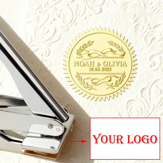 Individueller silberner Buchpräger aus Metall für personalisierte Adressprägungen mit Logo, Initialen und Text - Bild 1