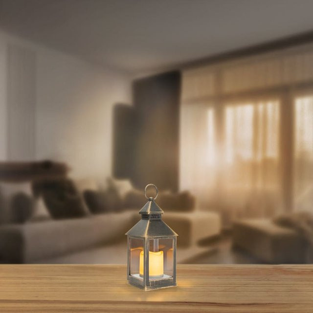 LED-Laterne in Bronze mit Flackerfunktion, B/T/H: 10,5 x 10,5 x 24 cm - Bild 1