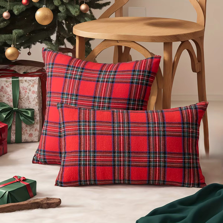 2er-Set Weihnachts-Kissenbezüge von DUTRIEUX mit Schottenkaro-Muster in Rot und Grün, Maße: 12 x 20,18 x 45,7 cm - Bild 3