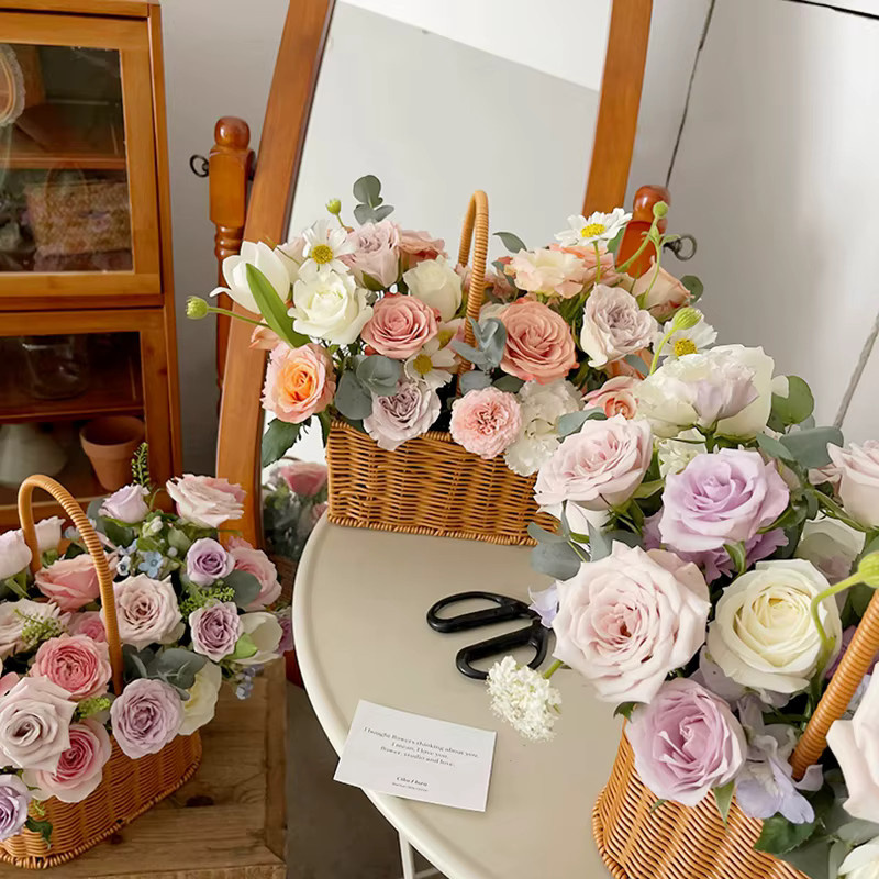 Geflochtener Blumenkorb von Jiahomily aus Rattan in Braun mit Griffen im Boho-Stil - Bild 2