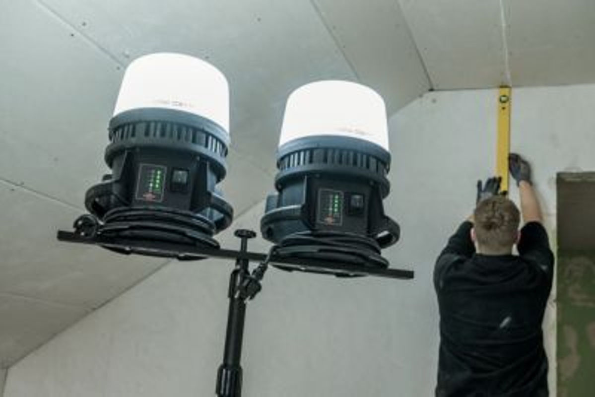 Brennenstuhl Multi Battery LED 360° Hybrid Baustrahler, 100W, 12000lm, IP54, Schwarz - Bild 2