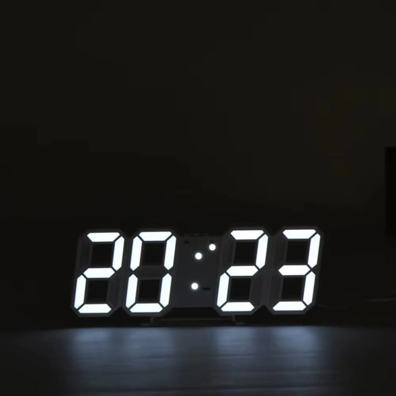 WOKLOK Digitale LED Wanduhr in Weiß mit Temperaturanzeige und Datumsanzeige, moderne geometrische Design-Uhr aus Kunststoff mit USB-Anschluss - Bild 2