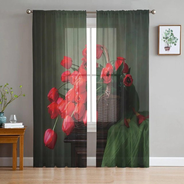 Transparenter Chiffonvorhang mit rotem Lilien-Stillleben von A Family Of Home Textiles, B: 135 cm, H: 137 cm - Bild 1