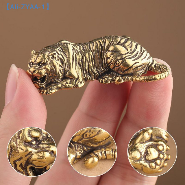 JETTING Tigerkönig-Statue aus Messing in Gold als Briefbeschwerer und Schreibtischdekoration - Bild 1