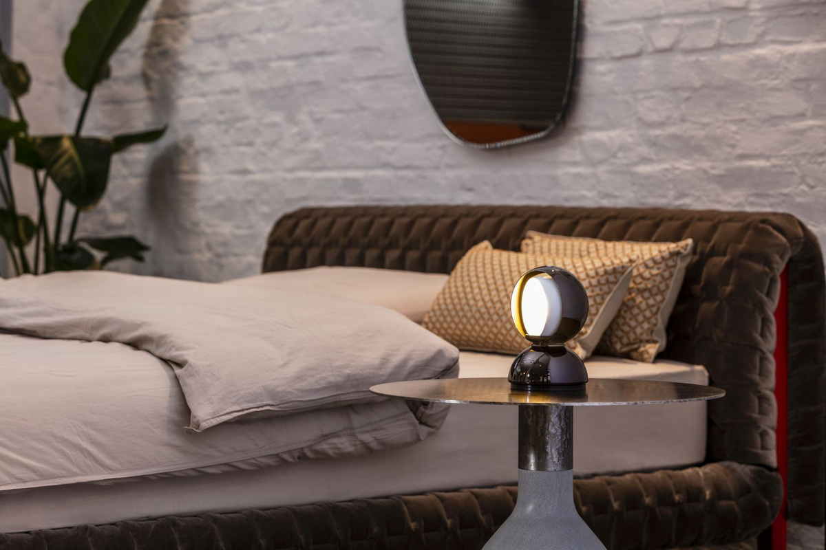 Artemide Eclisse Special Edition 2021 Tischleuchte aus Metall in Schwarz - Bild 6
