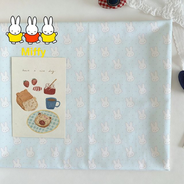 Kawaii Miffy Tischdecke mit niedlichem Kaninchen-Cartoon-Design und Punktemuster im Ins-Stil - Bild 1