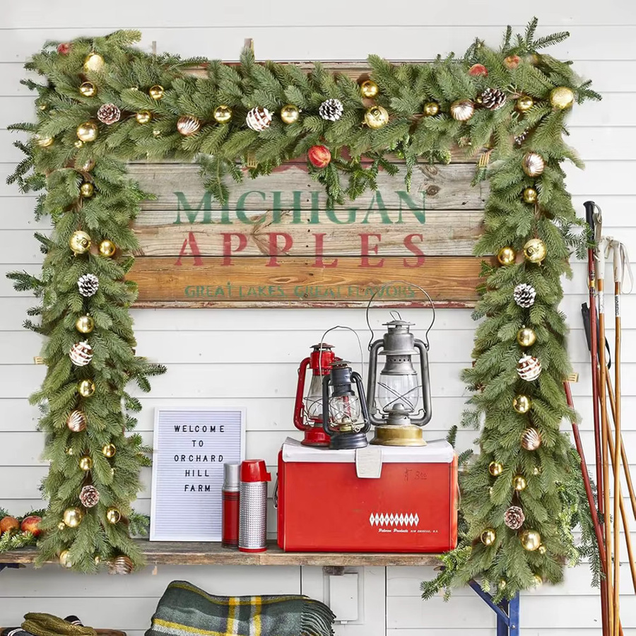 Künstliche grüne Weihnachtsbaum-Girlande aus Rattan als hängendes Ornament für Home Party und Outdoor Dekoration - Bild 1