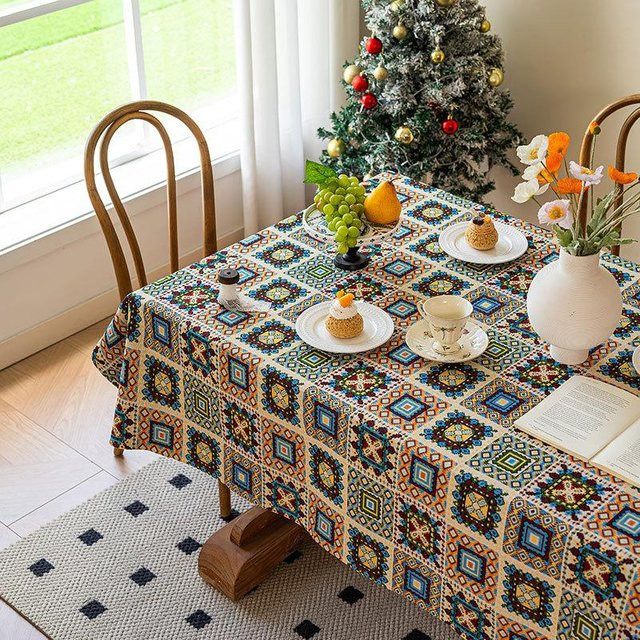 Rechteckige Jacquard Tischdecke aus Baumwoll-Leinen-Mischung mit floralem Muster von JMG Household Supplies, Mehrfarbig, B/T: 140 x 220 cm - Bild 1