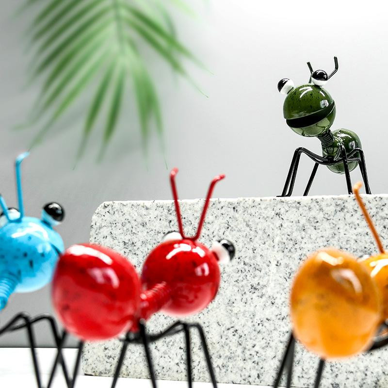 Yiran Furniture Ameisen Skulptur aus Metall als moderne Garten Dekoration und Tischfigur für Außenhof oder Schreibtisch - Bild 3