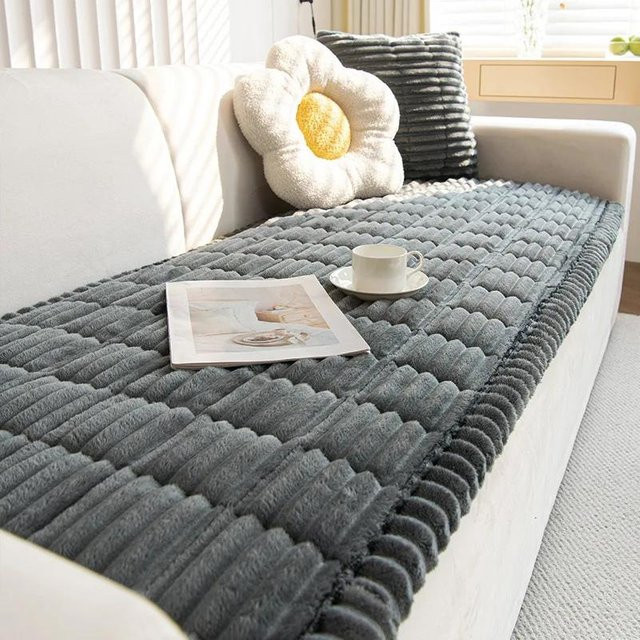 Rutschfeste Sofamatte von Your Warm Home aus weichem Cord-Plüsch in Grau, B/B: 60 x 150 cm - Bild 1
