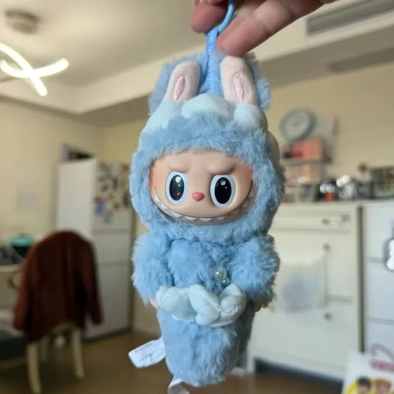 POP MART Labubu The Monsters Series Hide and Seek Singapore Exklusive Anime-Figur Blind Box Vinyl Plush Mystery Box - Bild 2