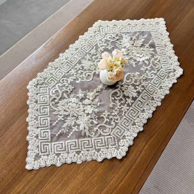 Yiran Furniture Oval Tischdecke mit Stickerei und Spitze in Weiß, B/T: 35 x 83 cm - Bild 1