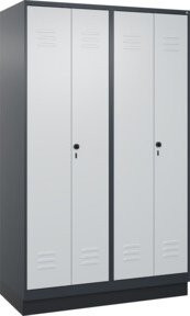 C+P Spind Classic PLUS mit 4 Abteilen und Sockel, Lichtgrau, H x B x T: 195 x 120 x 50 cm - Bild 1